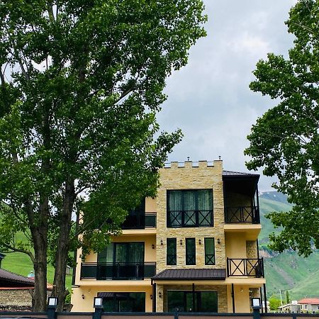 Besami Hotel Kazbegi Bagian luar foto