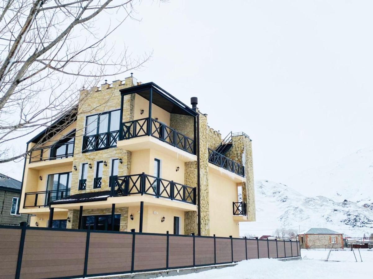 Besami Hotel Kazbegi Bagian luar foto